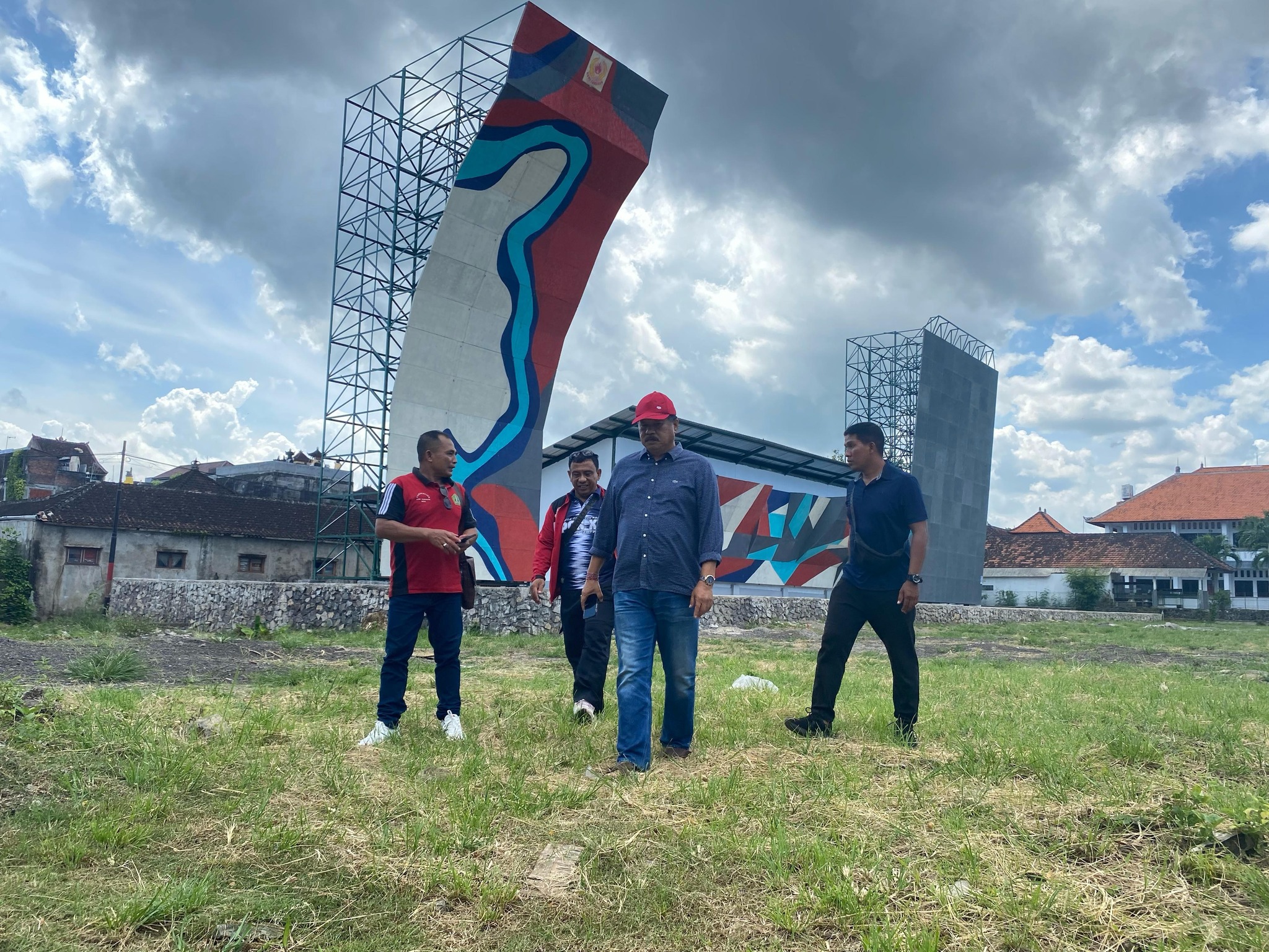 Wakil Bupati Tabanan Tinjau Lapangan Kediri, Pastikan Kesiapan Tuan Rumah PORJAR dan PORPROV 2025