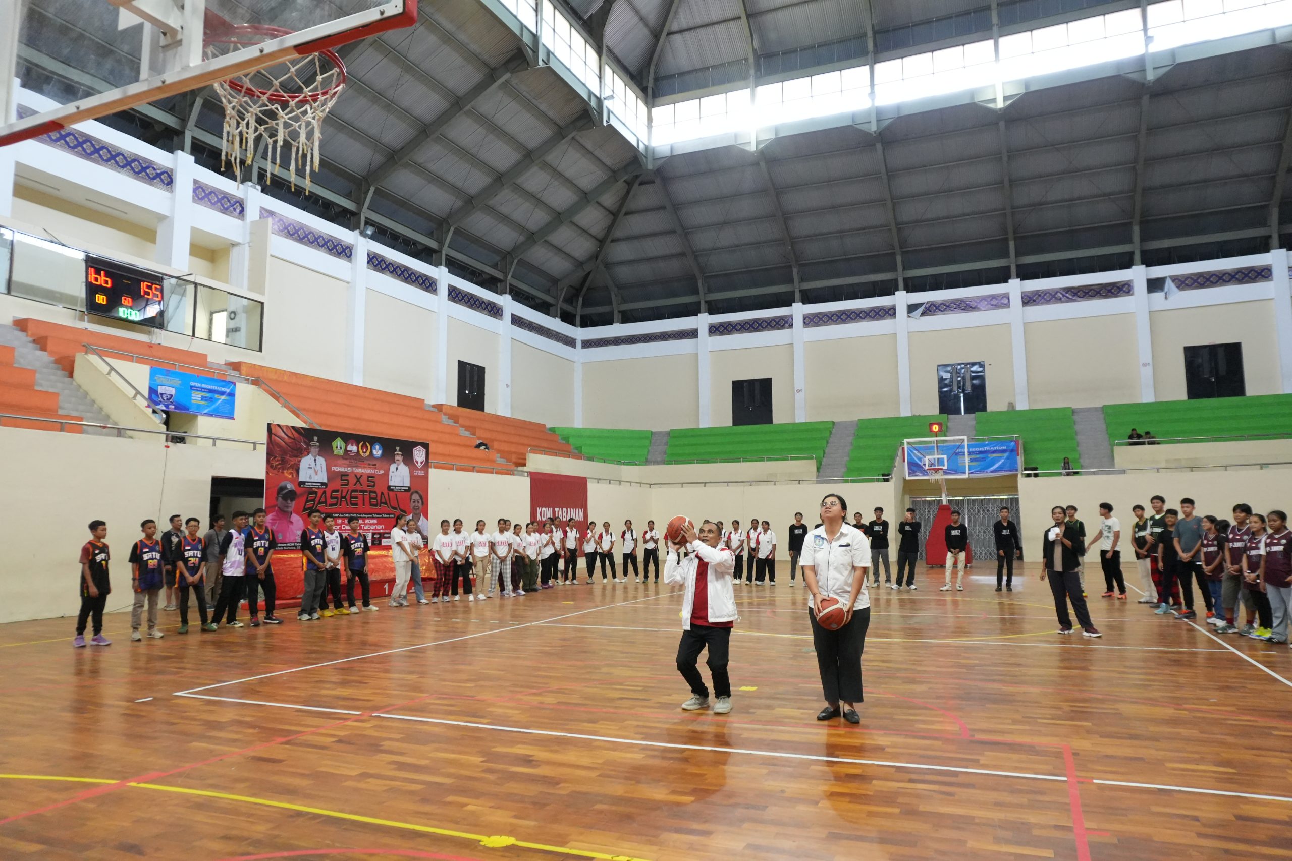 Ketua KONI Tabanan Buka Kejuaraan Bola Basket Perbasi Tabanan Cup 5×5 Tingkat Pelajar Se-Kabupaten Tabanan