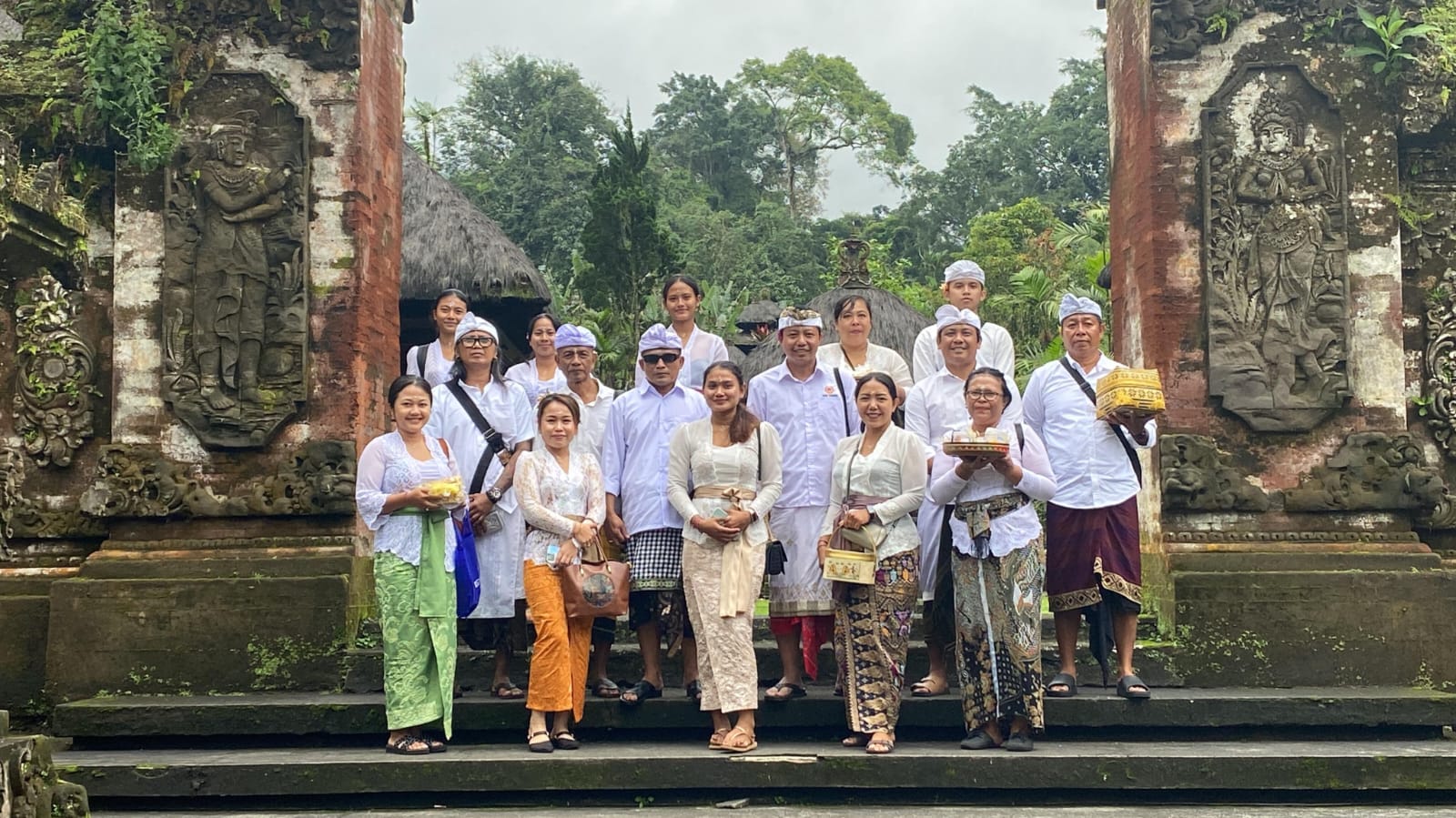 Jelang Porprov Bali XVI 2025, KONI Tabanan Gelar Persembahyangan di Tiga Pura
